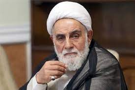 ناطق نوری با پوششی متفاوت بر سر مزار استاد شجریان (عکس) ناطق نوری با پوششی متفاوت بر سر مزار استاد شجریان (عکس)