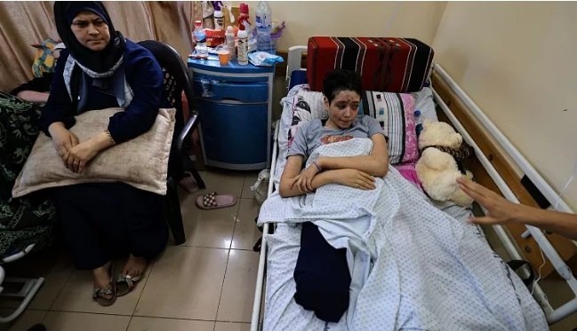 دختر ۱۳ ساله فلسطینی در غزه : « پاهایم را میخواهم » دختر ۱۳ ساله فلسطینی در غزه : « پاهایم را میخواهم »